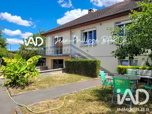 House in Commentry (03600)