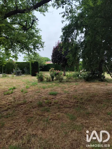 Maison de campagne à Angluzelles-et-Courcelles (51230)