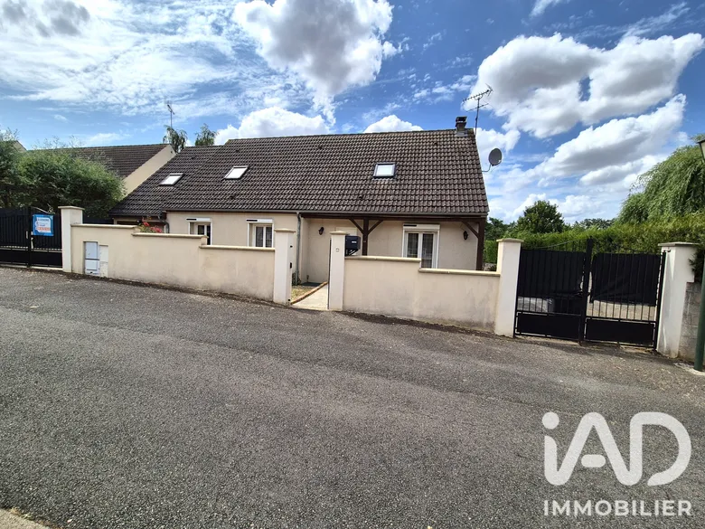 Maison 8 pièces 130 m² · à Oissery · 130 m² · 308 000 €