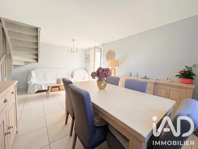 Duplex à Montigny-le-Bretonneux (78180)