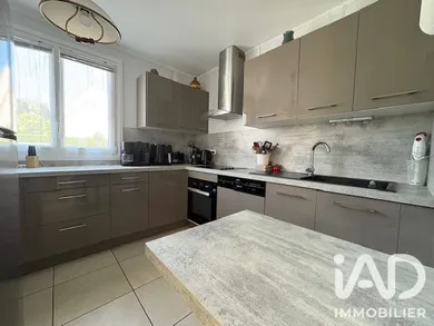 Duplex à Montigny-le-Bretonneux (78180)
