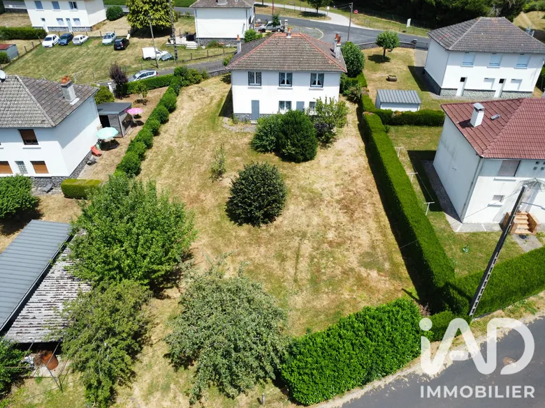 Maison 5 pièces 97 m² · à Ally · 96,7 m² · 118 000 €