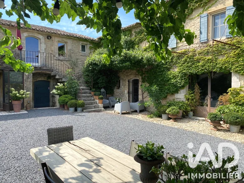 Maison 14 pièces 420 m² · à Gordes · 420 m² · 2 500 000 €