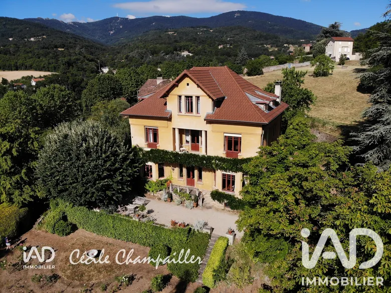Maison 12 pièces 336 m² · à Pélussin · 335,6 m² · 450 000 €