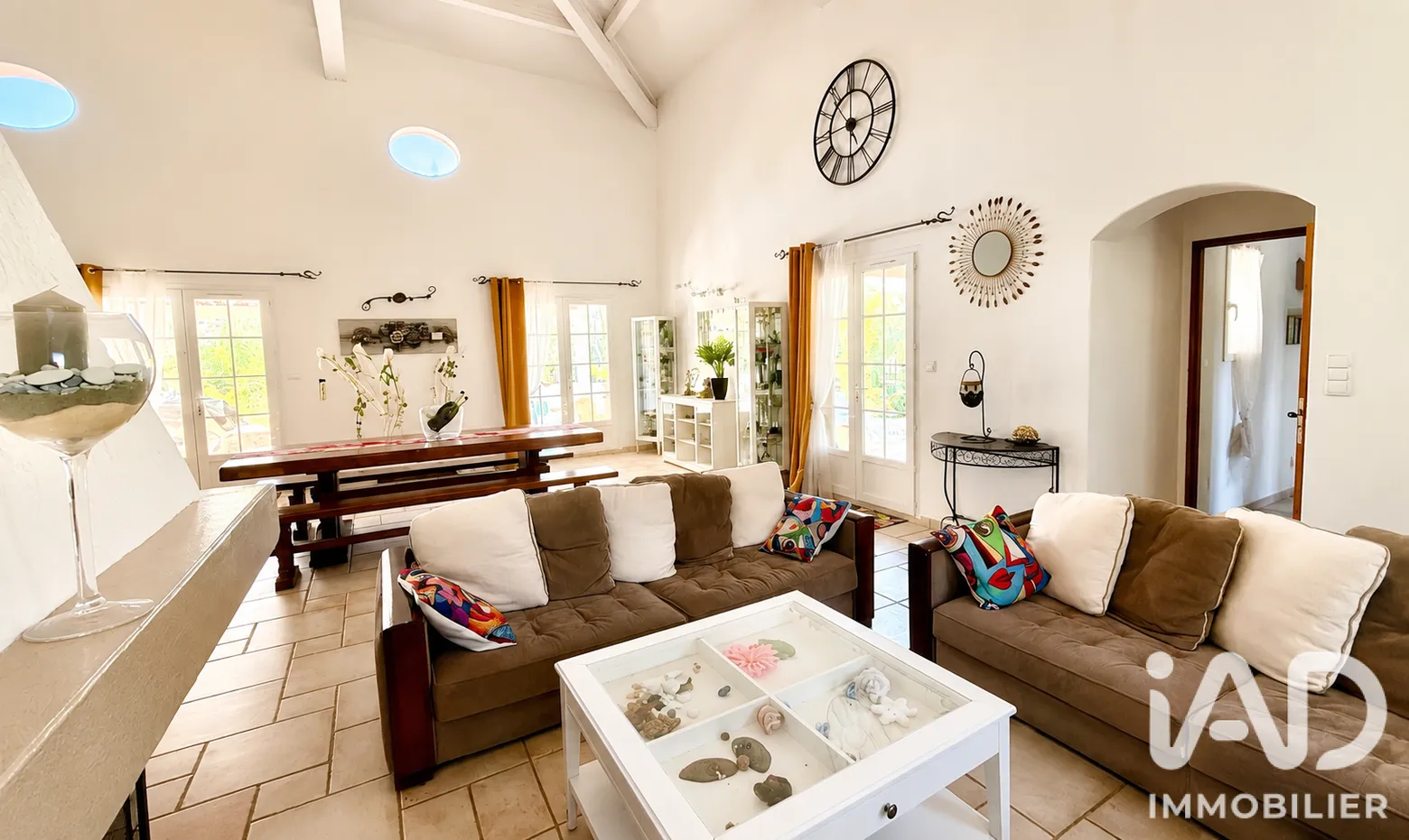 Vente maison à Besse sur Issole (83890) : maison 6 pièces 198 m² — 2