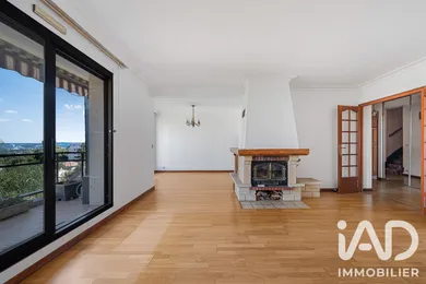 Duplex à Suresnes (92150)