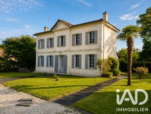 Maison à Savignac-de-l'Isle (33910)