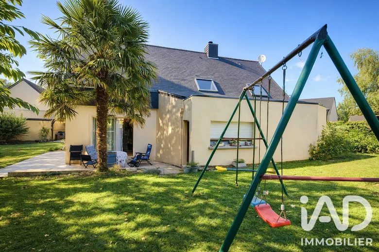 Maison 8 pièces 178 m² · à Brécé · 178 m² · 470 000 €