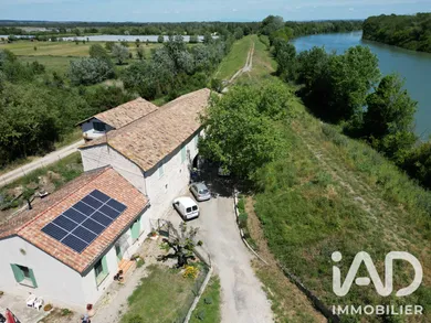 Mas à Saint-Gilles (30800)