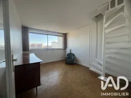 Apartment in Puteaux (92800)