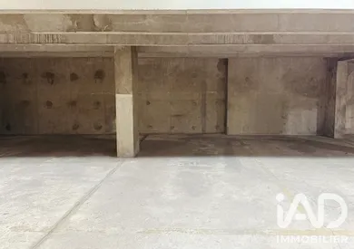 Parking à Paris (75010)