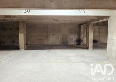 Parking à Paris (75010)