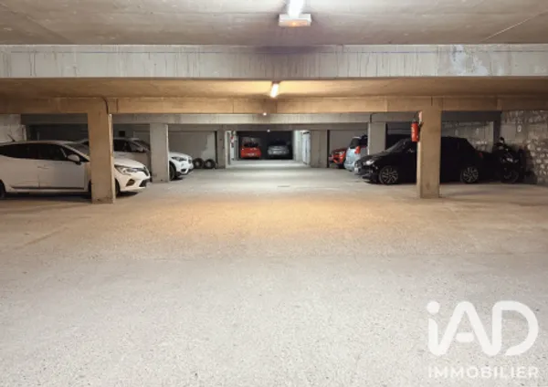 Parking à Asnières-sur-Seine (92600) photo 2