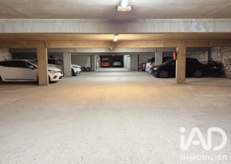 Parking 12 m² · à Asnières-sur-Seine · 12 m² · 17 000 €