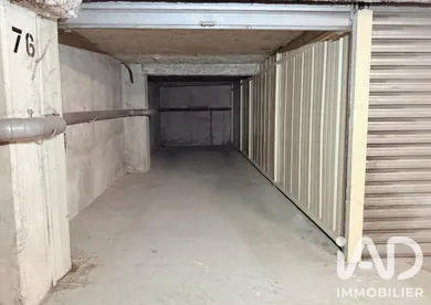 Parking à Paris (75017)