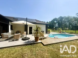 Maison à Arbus (64230)