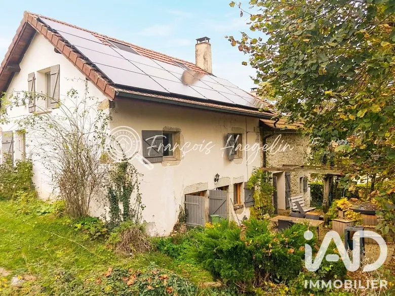Maison 4 pièces 129 m² · à Saint-Pierre-de-Curtille · 129 m² · 312 000 €