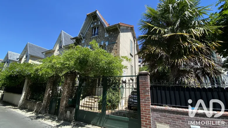 Maison 7 pièces 146 m² · à Bois-Colombes · 145,6 m² · 1 450 000 €