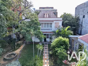 Domain in Saint-Denis (97400)