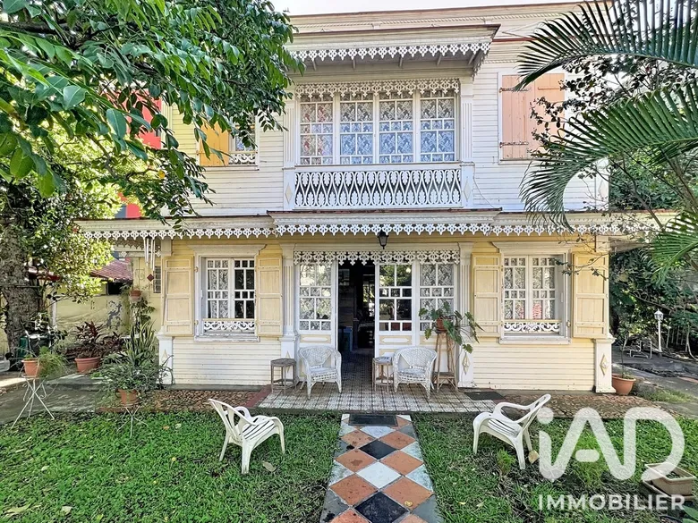 Maison 8 pièces 459 m² · à Saint-Denis · 459 m² · 966 000 €
