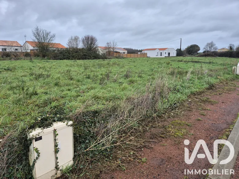 Terrain à bâtir à L'Aiguillon-sur-Vie (85220) · 86 900 €