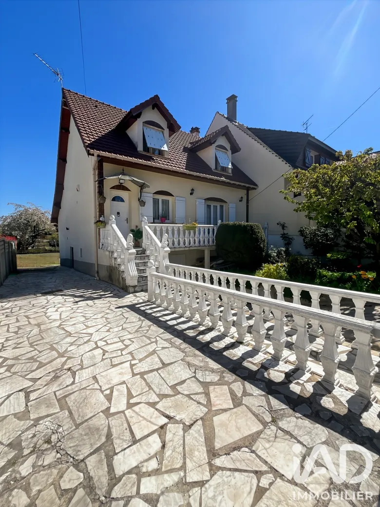 Maison 6 pièces 115 m² · à Villecresnes · 115 m² · 380 000 €