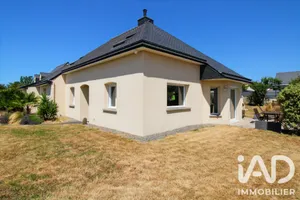 House in Andel (22400)