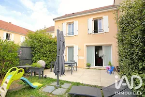 Maison traditionnelle à Villecresnes (94440)