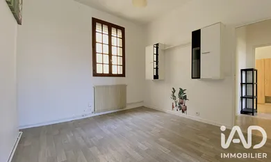 Apartment in Bordeaux (33300)