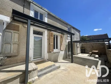 Maison de village à Poilly-sur-Serein (89310)