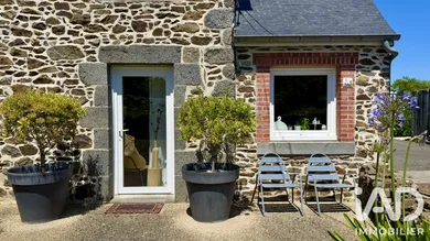 Maison à etables sur mer (22680)