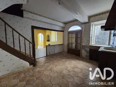 Townhouse in Thouars (79100)