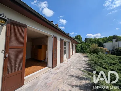 Maison traditionnelle à Les Mureaux (78130)