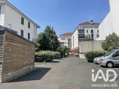 Parking à Villeneuve-le-Roi (94290)