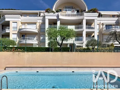 Appartement à Roquebrune-Cap-Martin (06190)