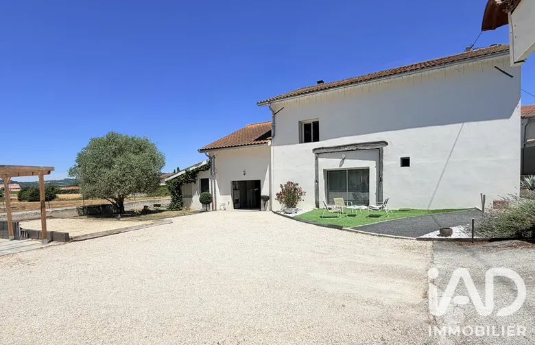 Maison 5 pièces 220 m² · à Savas-Mépin · 220 m² · 479 000 €