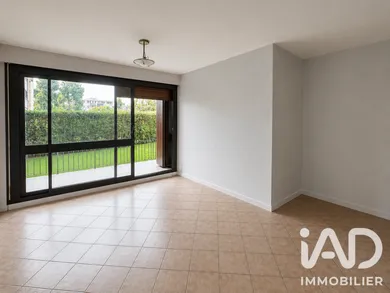Apartment in Fontenay-le-Fleury (78330)