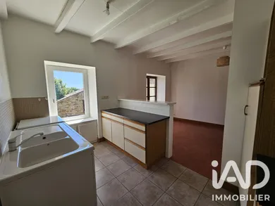 Immeuble à Bourg-Lastic (63760)