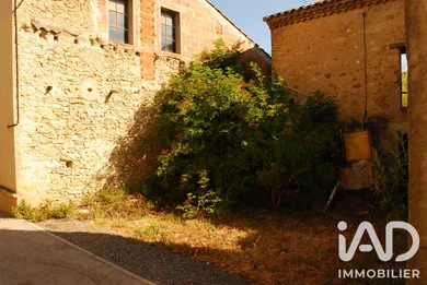 Village house in Vira (09120)