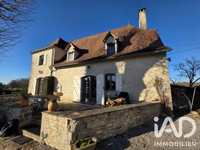 Maison traditionnelle à Assier (46320)