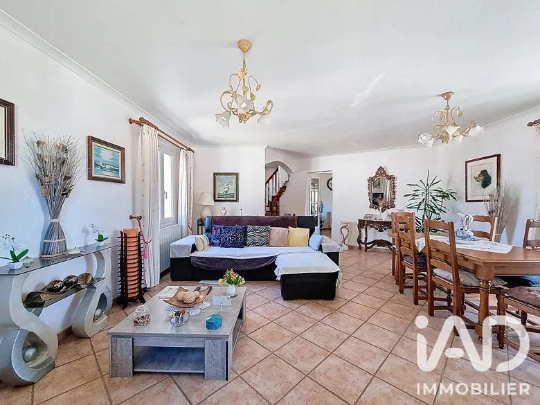 Maison 6 pièces 157 m² · à Nîmes · 157 m² · 370 000 €
