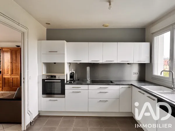 Appartement à Nanterre (92000) photo 2