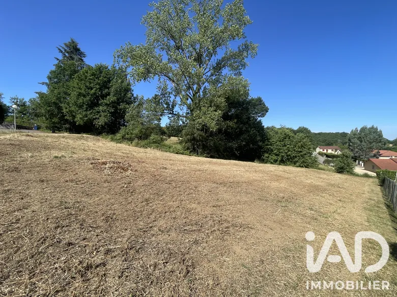 Terrain 1475 m² · à Saint-Victurnien · 39 000 €