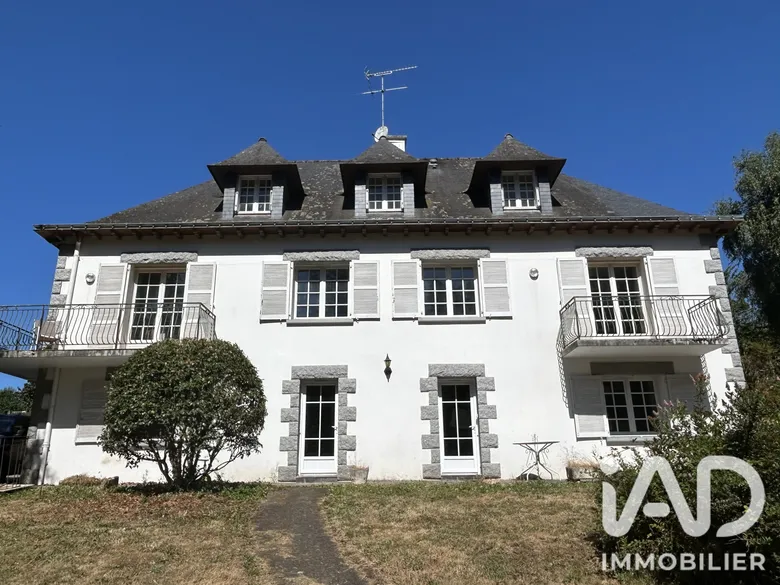 Maison 10 pièces 275 m² · à Loyat · 275 m² · 321 000 €