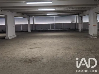 Parking à LA MONGIE (65200)