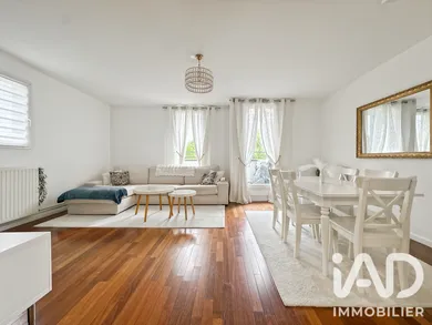 Appartement à Sainte-Geneviève-des-Bois (91700)
