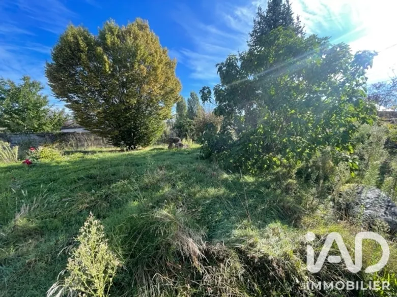Terrain à bâtir à Saint-Fargeau-Ponthierry (77310) · 177 000 €