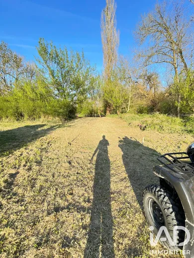 Land in CHATEAU-LANDON (77570)
