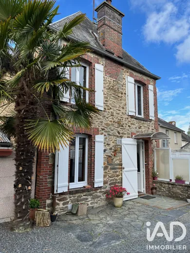 Maison de village à Thèreval (50180)