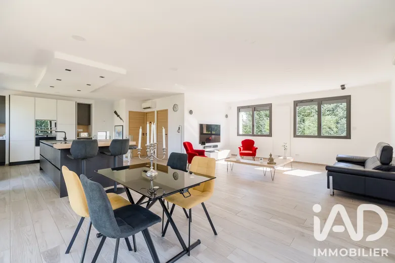 Maison 3 pièces 147 m² · à Communay · 147,1 m² · 430 000 €